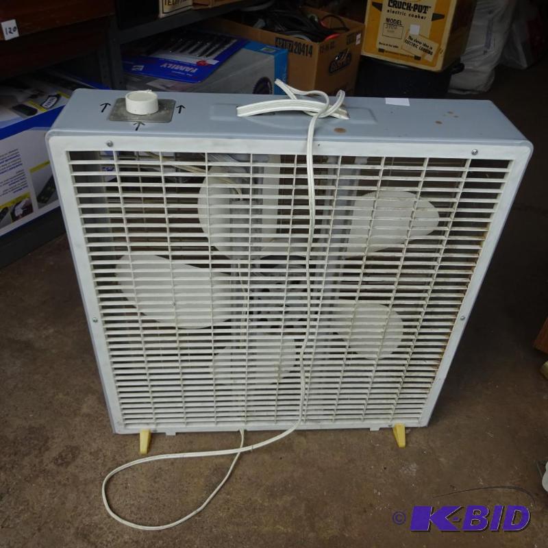 lot 131 image: 22" Box Fan...
