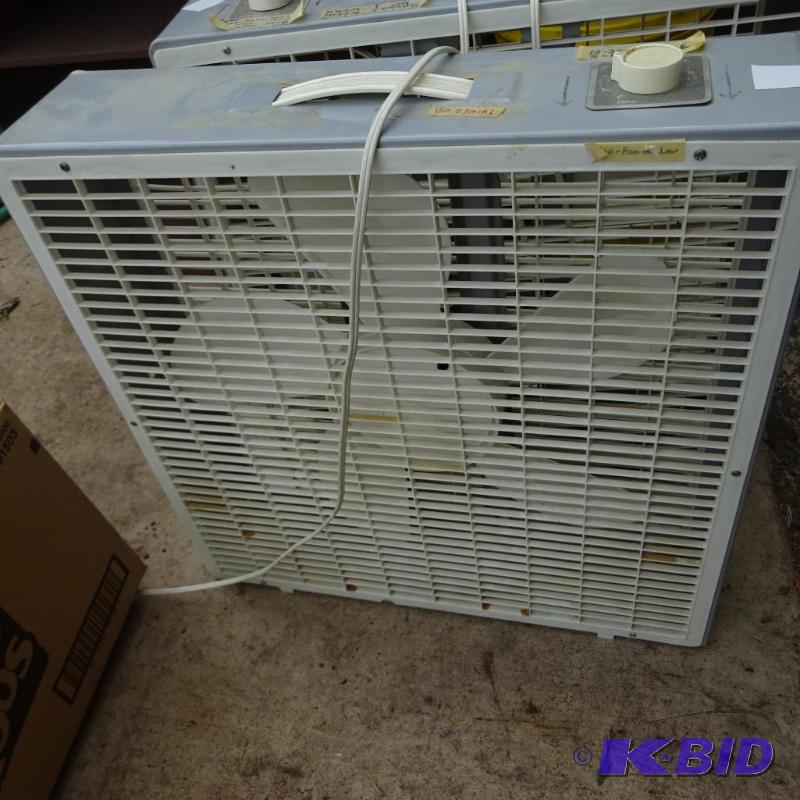 lot 132 image: 22" Box Fan...