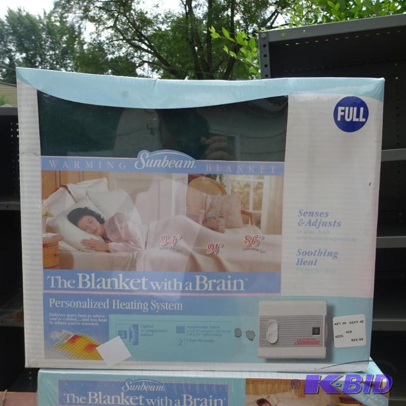 lot 140 image: Sunbeam Warming Blanket. New in Box. Full Siz...