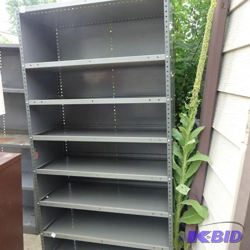 lot 143 image: Metal Shelf Unit 36 x 18 x 68...