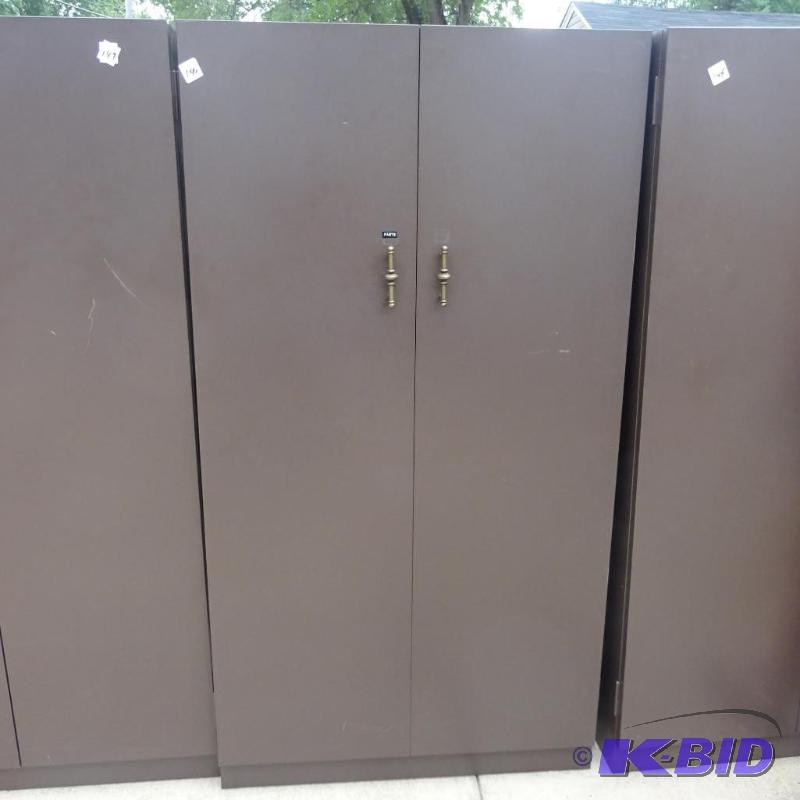 lot 146 image: 2 Door Metal Cabinet 32 x 20 x 60...