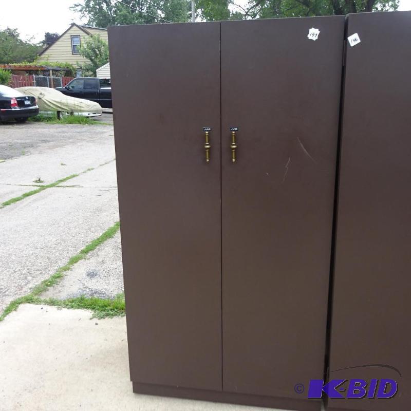 lot 147 image: 2 Door Metal Cabinet 32 x 20 x 60...