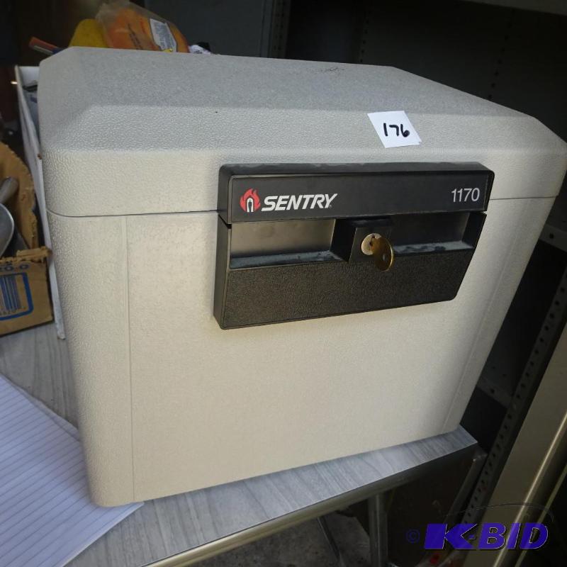 lot 176 image: Sentry Safe 1170 with key...