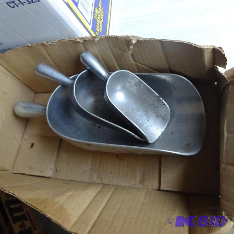 lot 177 image: 3 Aluminum Measuring Scoops. O, 1, 3...