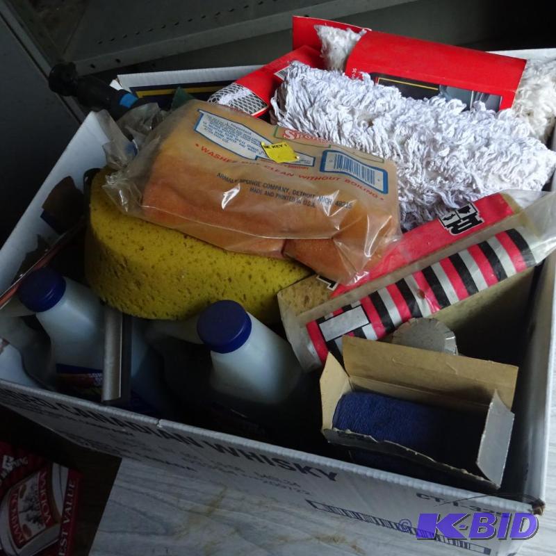lot 178 image: Box of Car Cleaning Supplies...