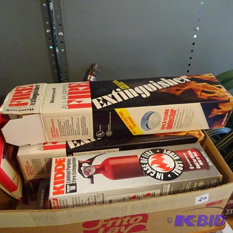 lot 20 image: 5 Fire Extinguishers. Dual Action Pump. Misc ...