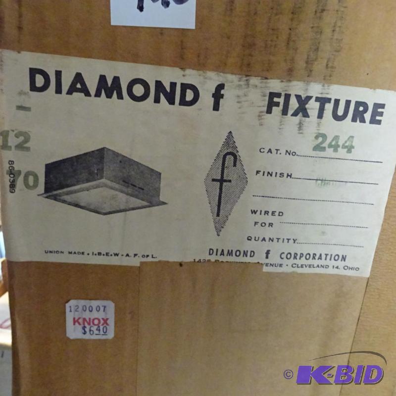 lot 220 image: Diamond F Fixture Light...