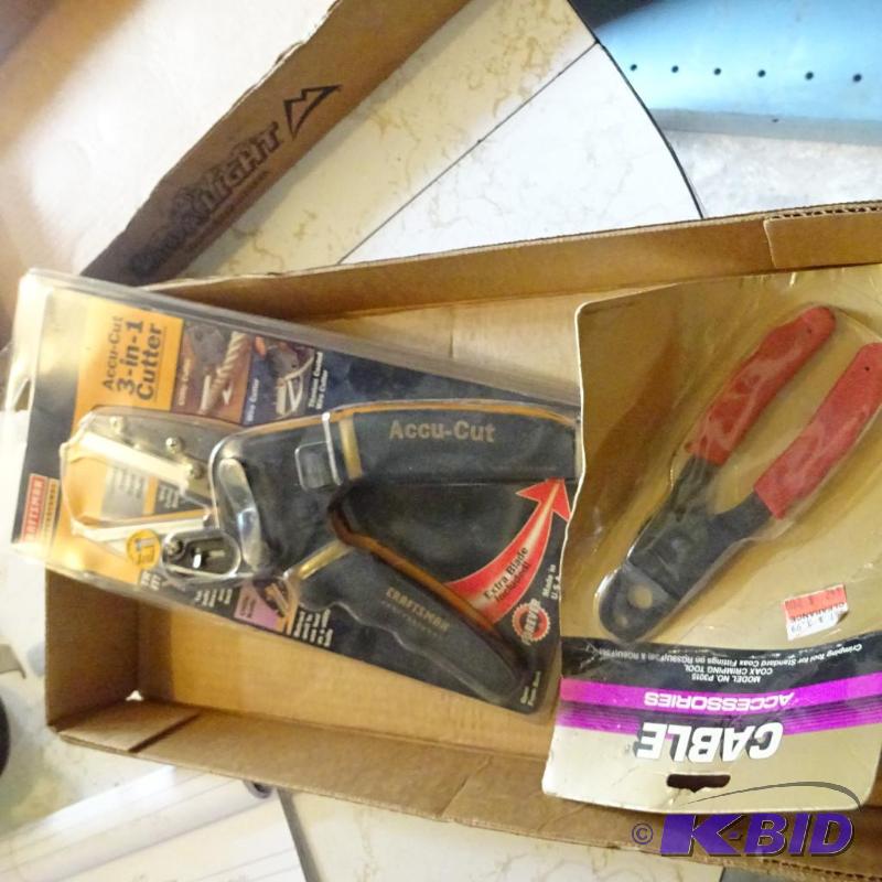 lot 247 image: Coat Crimping Tool Craftsman 3 in 1 Cutter...
