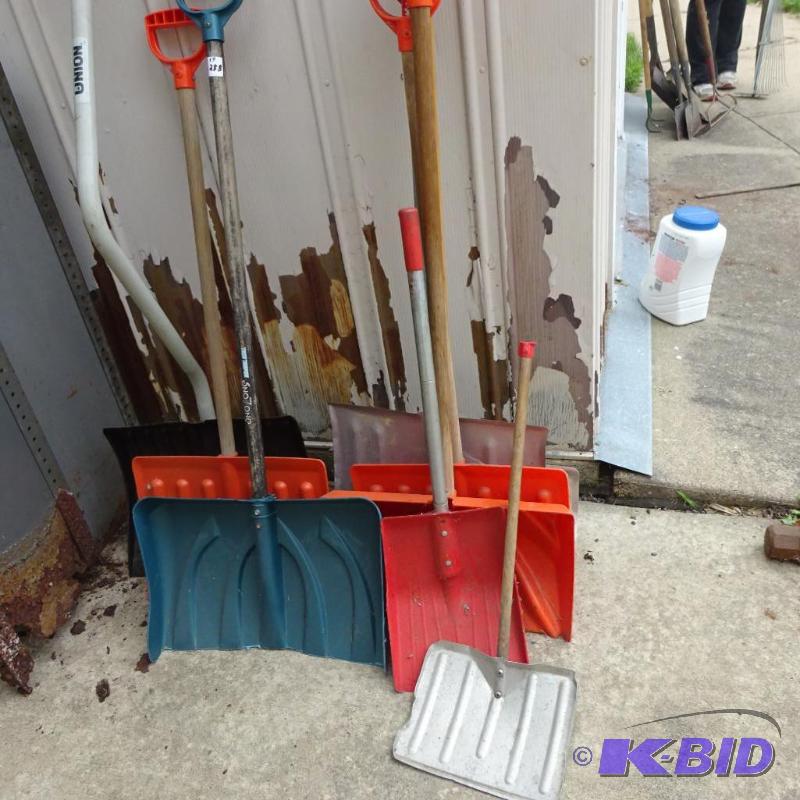 lot 288 image: 9 Snow Shovels...