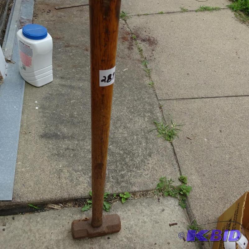 lot 289 image: 10 lb. Sledge Hammer...