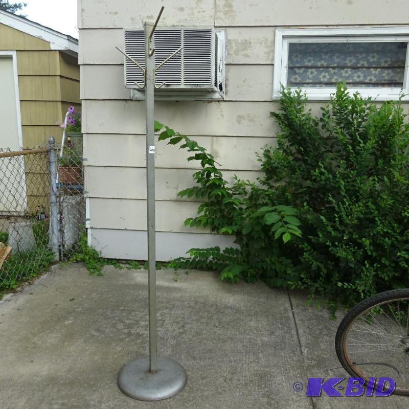lot 298 image: Metal Coat Rack...