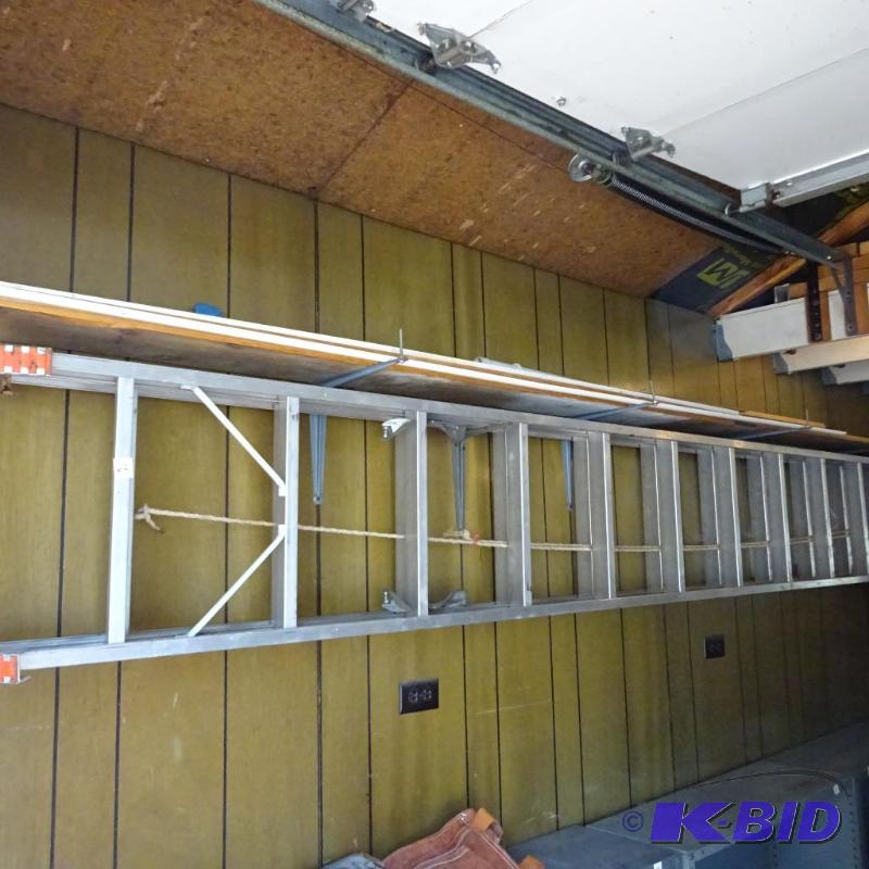 lot 62 image: 24 Aluminium Extension Ladder...