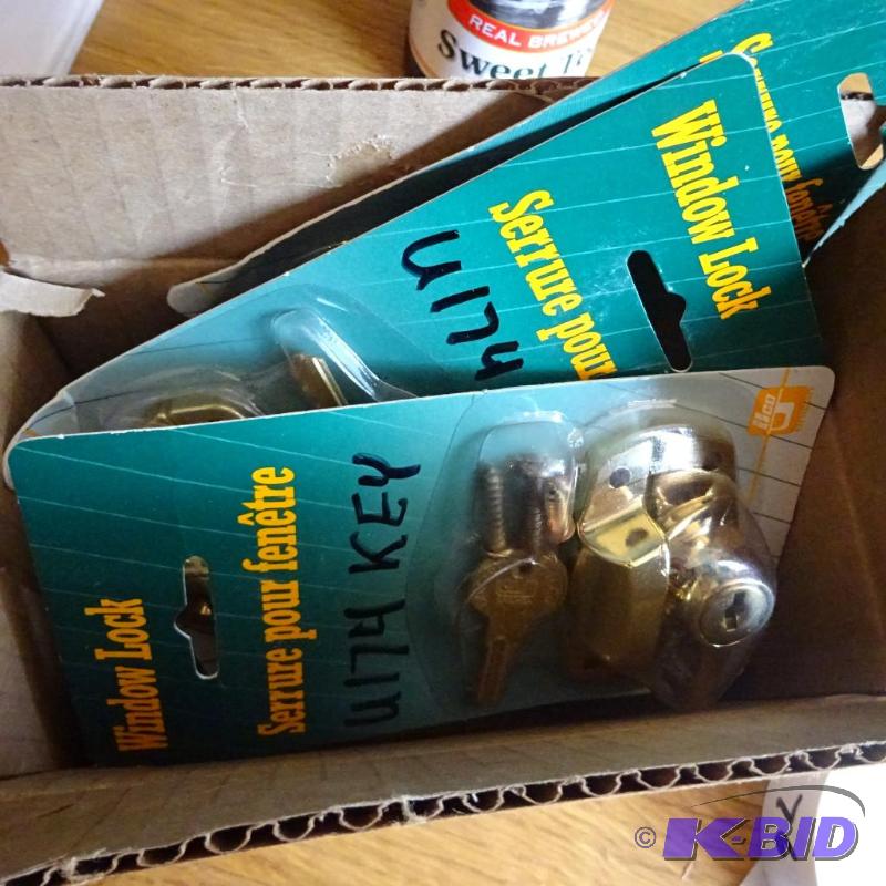 lot 72 image: 6 Window Locks with Keys. NEW...