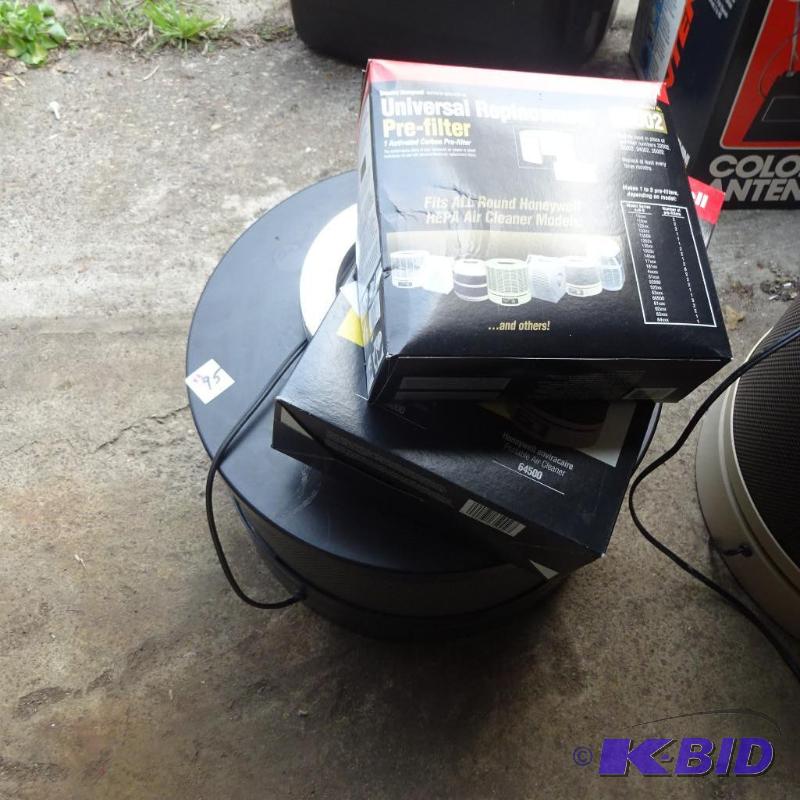 lot 95 image: Enviracare Air Filter. 1 Prefilter...