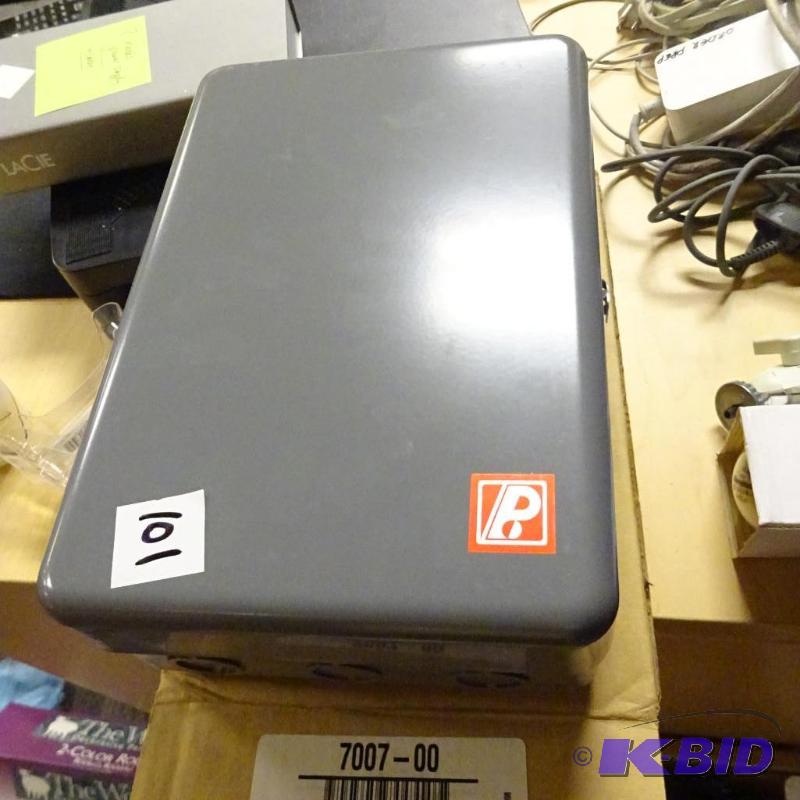 lot 101 image: Paragon 7007-00. 7 day timer...