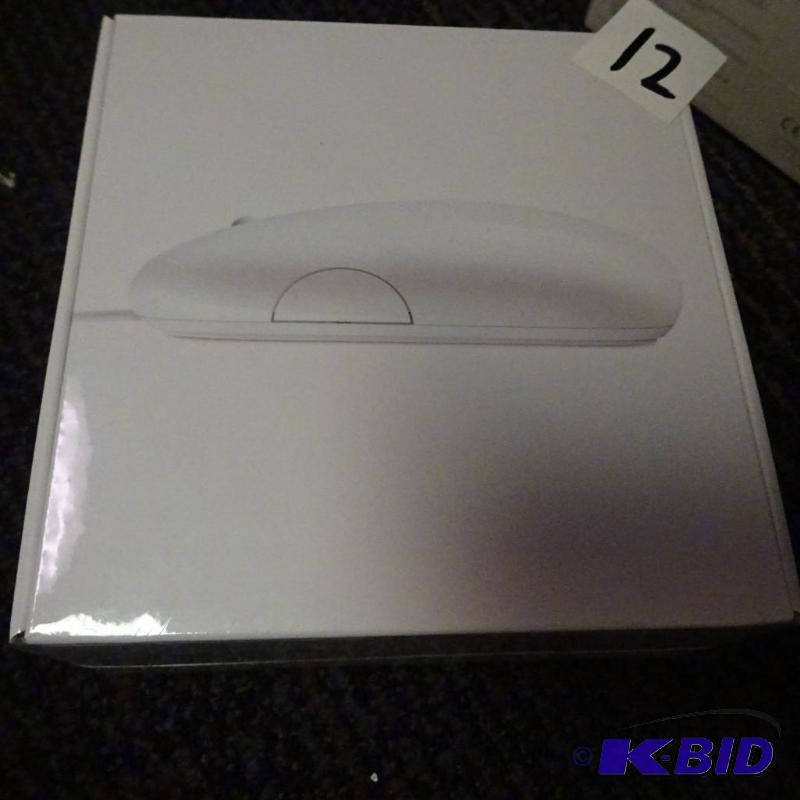 lot 12 image: Apple MB112LLB Mouse. New in factory sealed ...