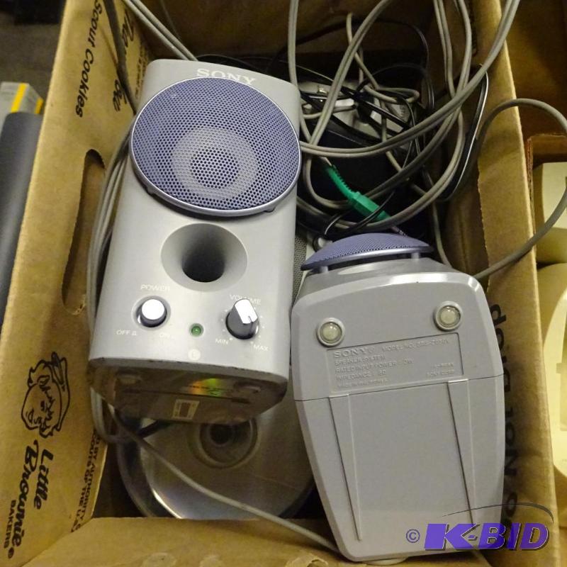 lot 129 image: 2 sets of computer speakers. New DVD-R discs....