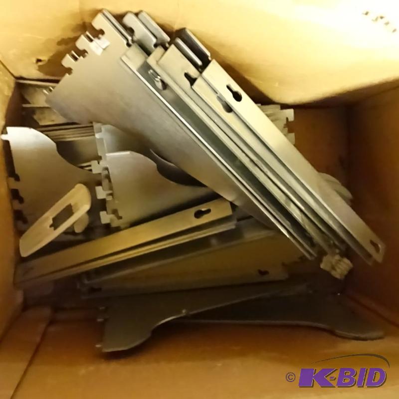 lot 180 image: 9" shelving brackets...