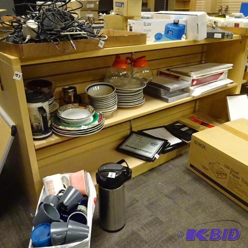 lot 183 image: Tech 1 laminate store retail display. 72 x 30...