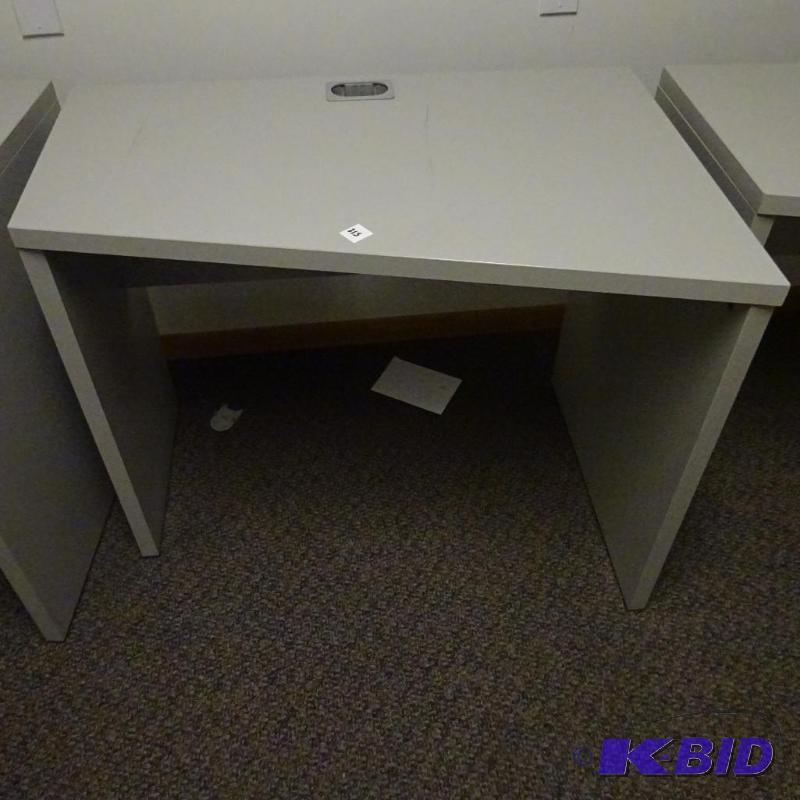lot 215 image: 36 x 24 x 29 student desk...