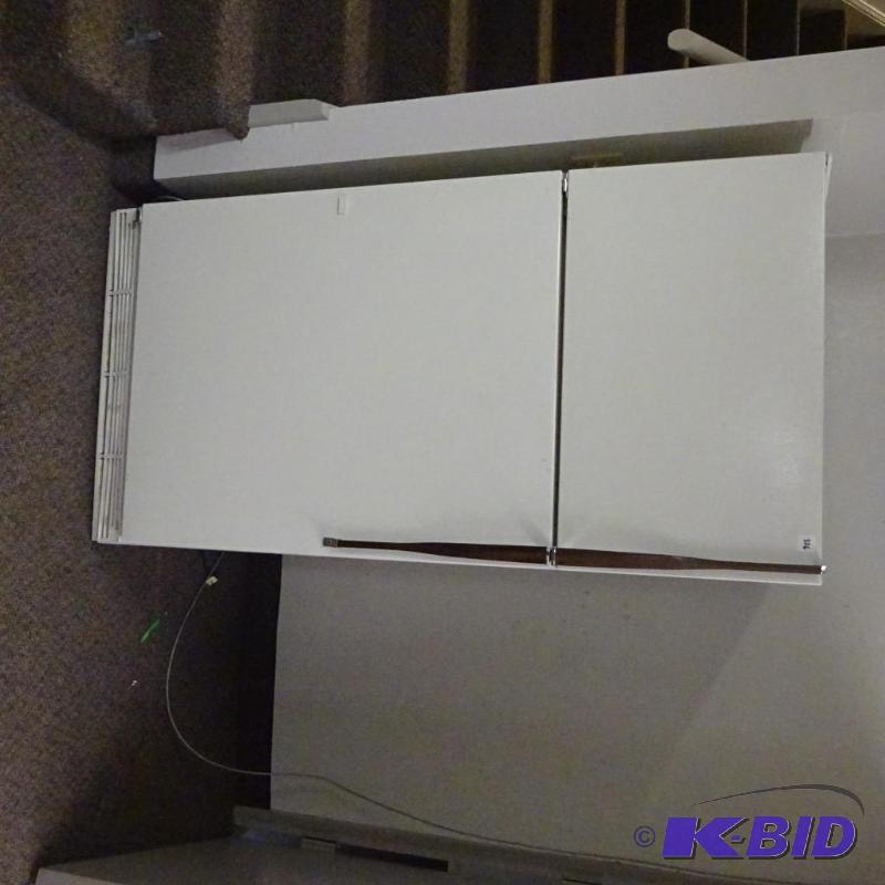 lot 226 image: 19.6 cu ft Kenmore Fridge freezer. Works. In ...