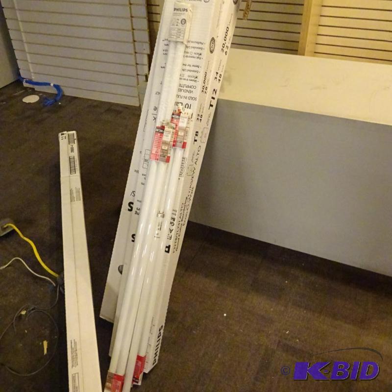 lot 23 image: Misc brand new fluorescent lights...