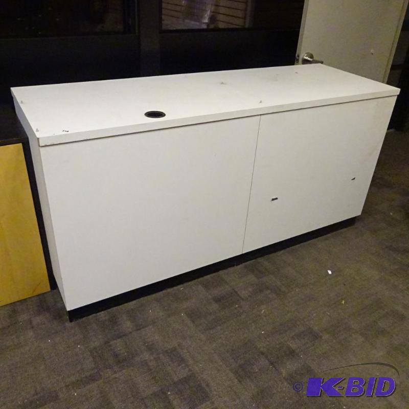 lot 248 image: Retail counter or work bench. Laminate. No sh...
