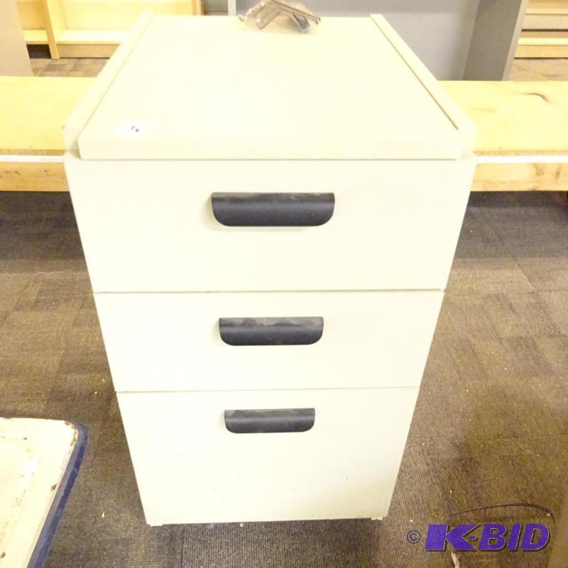 lot 34 image: Laminate 3 drawer ped...