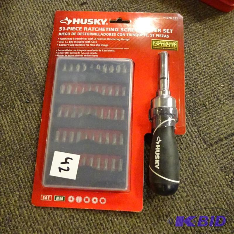 lot 42 image: Husky 51 piece ratcheting screwdriver set...