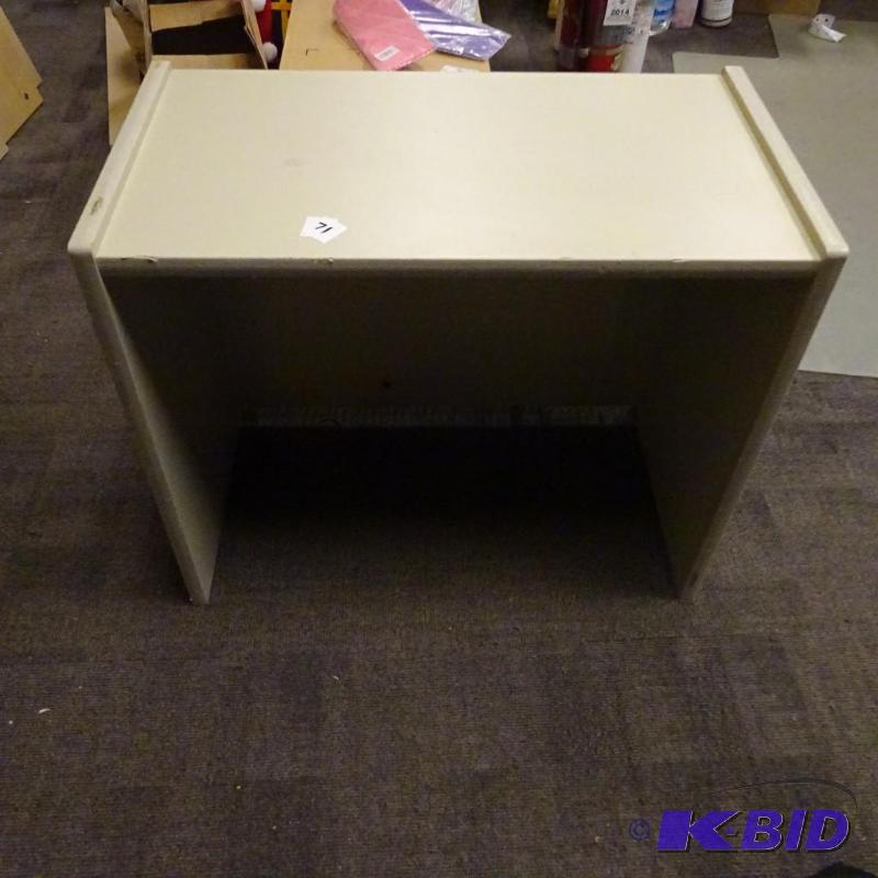 lot 71 image: 26 x 14 x 21 riser...