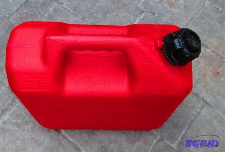 lot 106 image: Like new 2.5 gallon gas can...