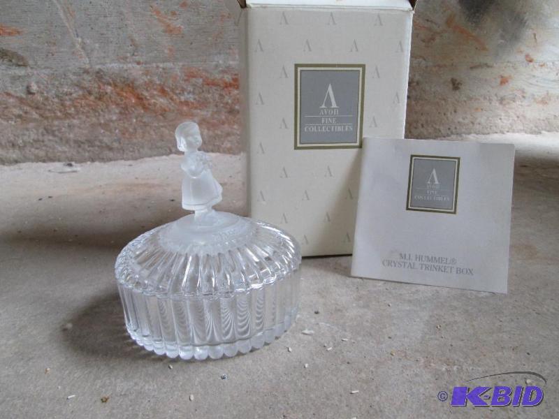 lot 16 image: Avon crystal trinket box with frosted girl to...