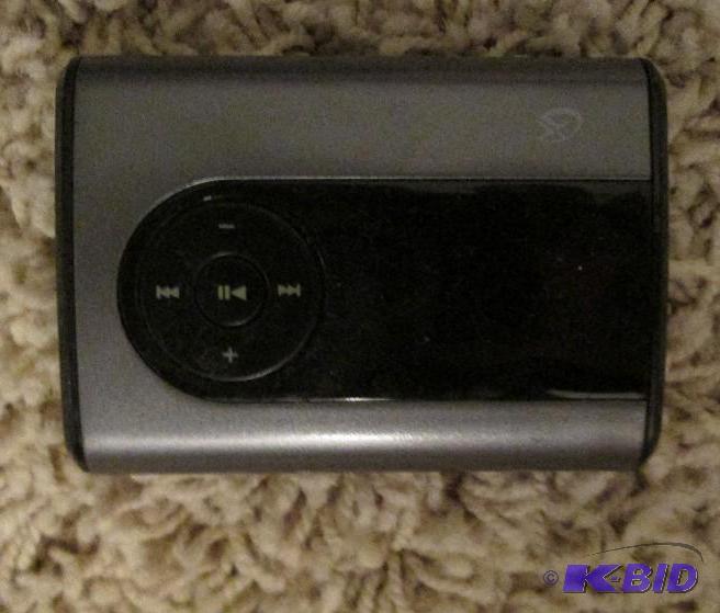 lot 163 image: 2 GB MP3 player...