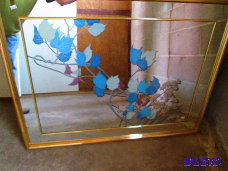 lot 169 image: Mirror with decor...