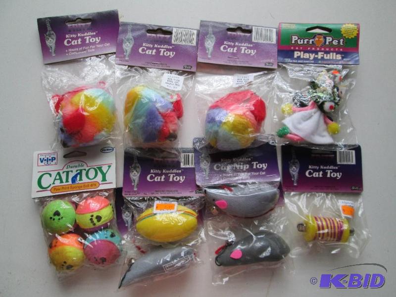 lot 208 image: Lot of 10 new cat toys. Nice resale opportuni...