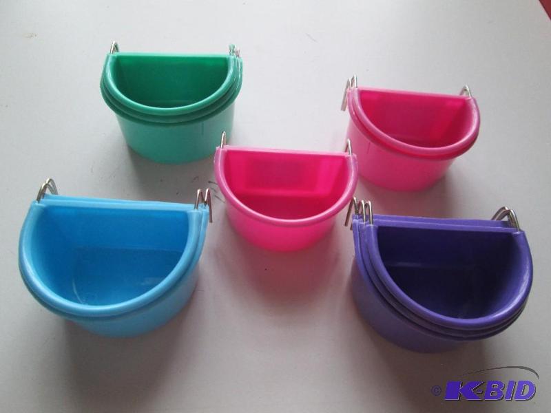 lot 210 image: Lot of hanging feeding bowls for bird small a...