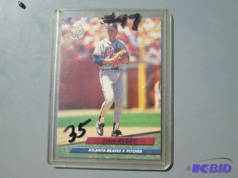 lot 333 image: 92 Fleer Steve Avery...