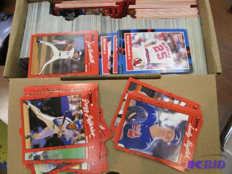 lot 351 image: Unsorted lot of 88 and 90 Donruss baseball ca...