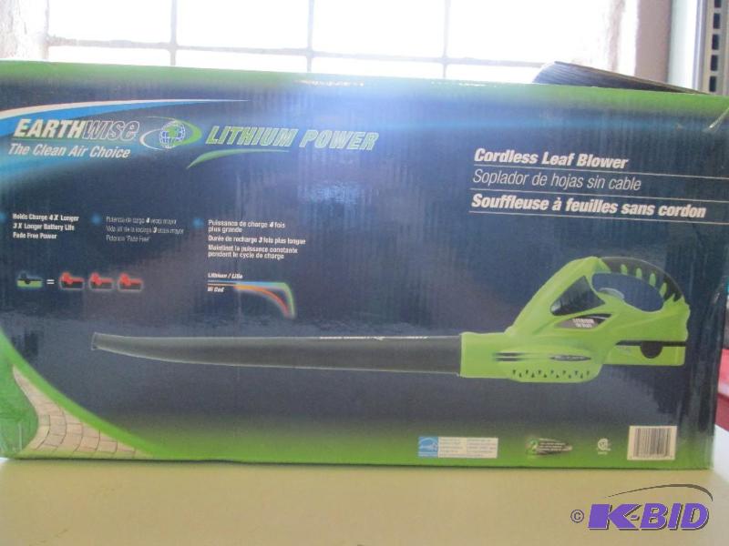 lot 356 image: Earthwise cordless leaf blower -new in box. T...