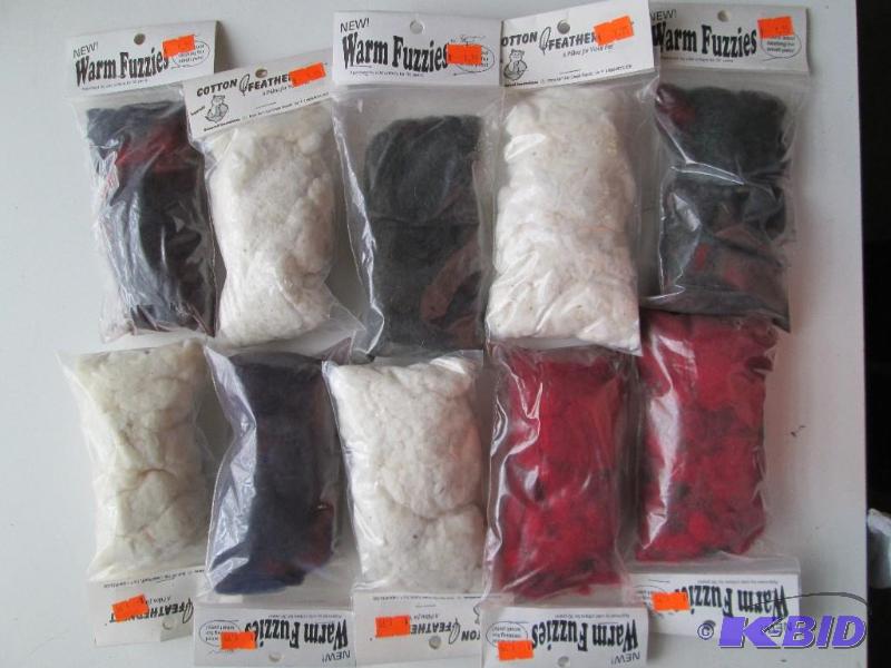 lot 36 image: Lot of 10 small bags of new nesting wool for ...