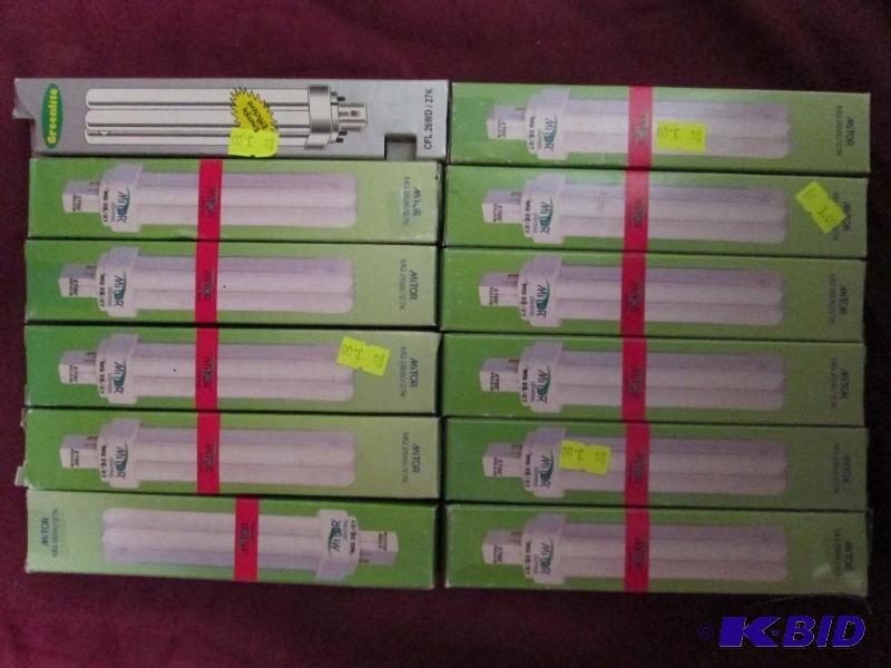 lot 387 image: Lot of 12 Mitor light bulbs. MQ 2627. Base ...