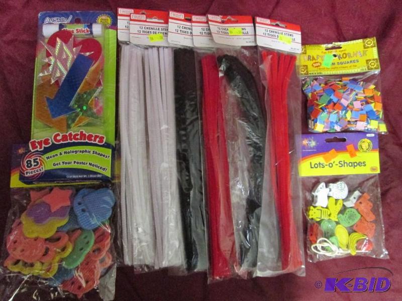 lot 419 image: Lot of miscellaneous fun crafting items in se...