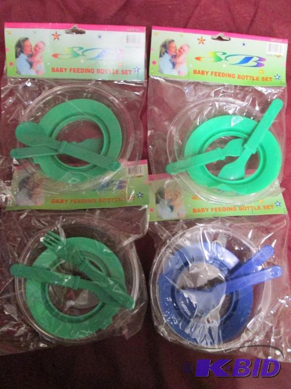 lot 422 image: Lot of 4 new baby feeding bottle sets. Each c...