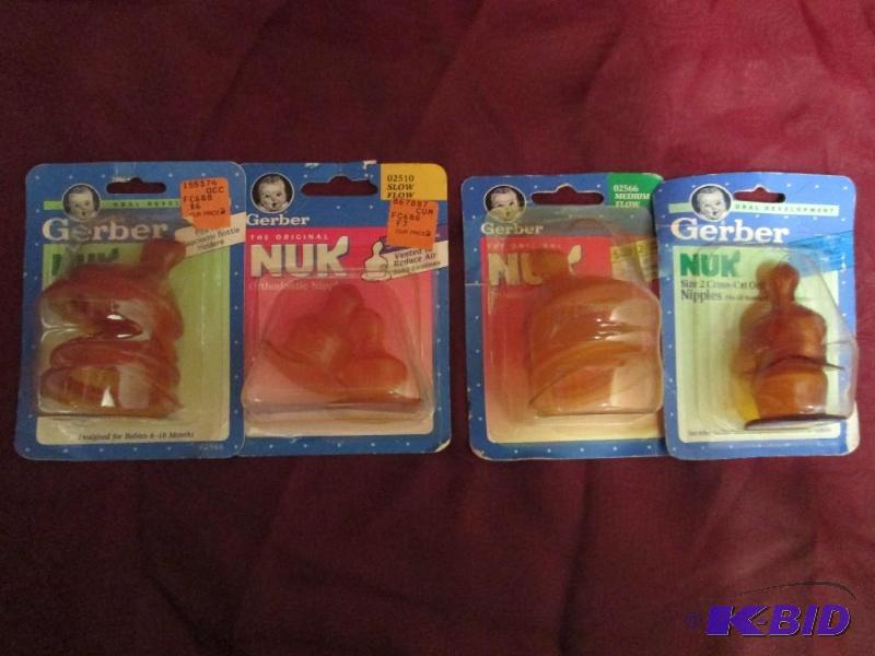 lot 423 image: Lot of Gerber NUK orthodontic nipples in vari...