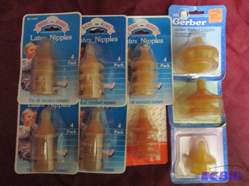 lot 424 image: Lot of Baby King 4-pack and Gerber 2-pack lat...