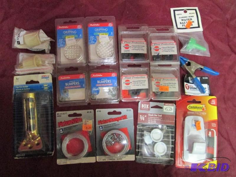 lot 453 image: Lot of miscellaneous household hardware. Floo...