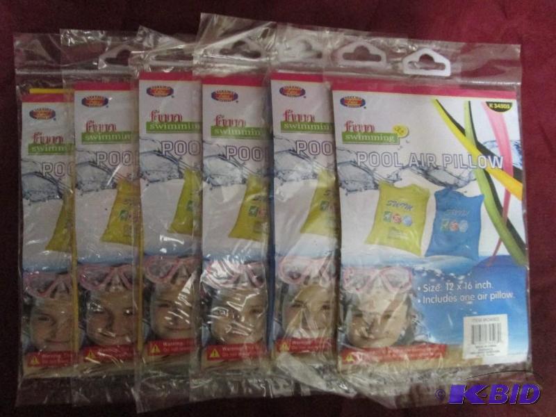 lot 465 image: Lot of 6 pool air pillows -New in package....