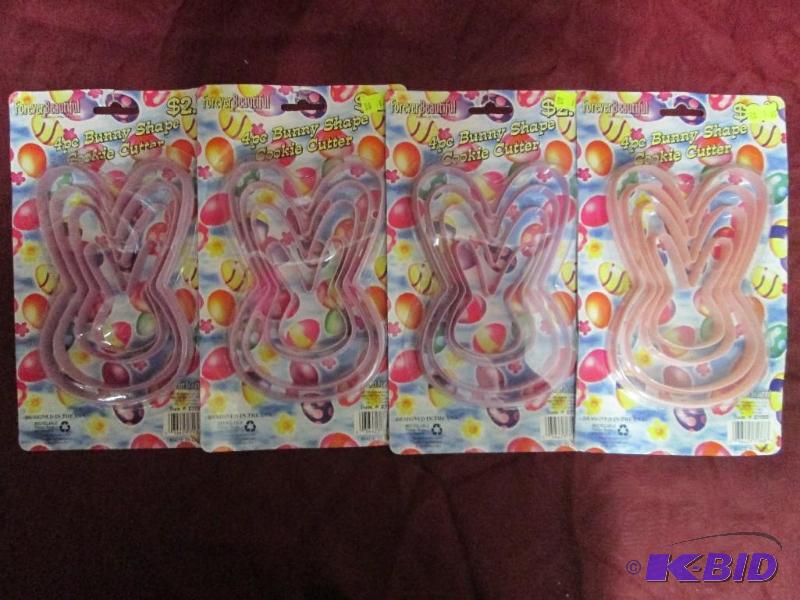 lot 466 image: Lot of 4 packages of Easter Bunny shaped cook...
