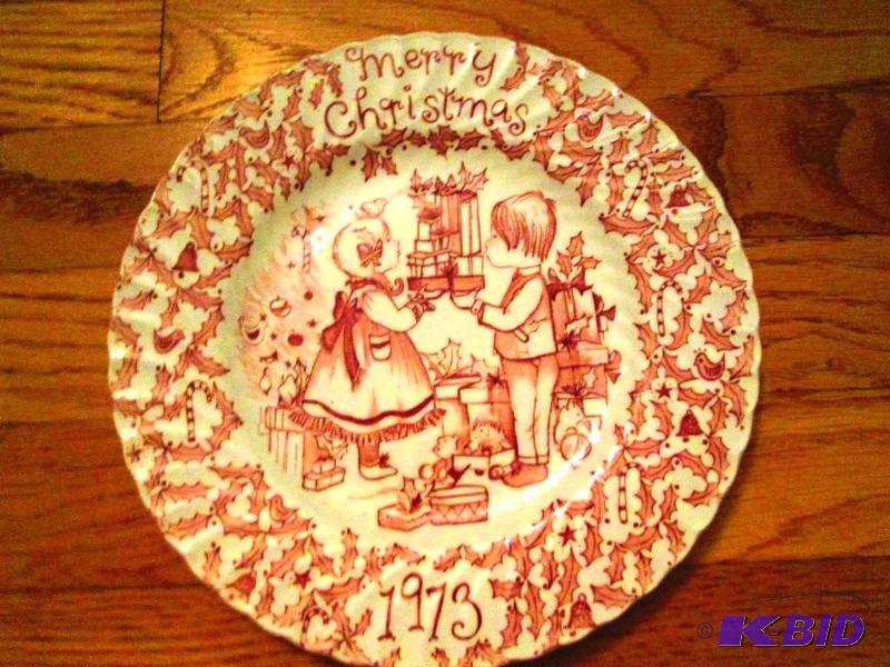 lot 73 image: Happy Holiday collector plate 1973 nCrownford...