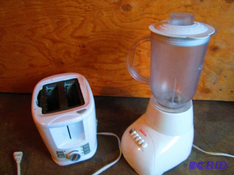 lot 91 image: Toaster and blender...